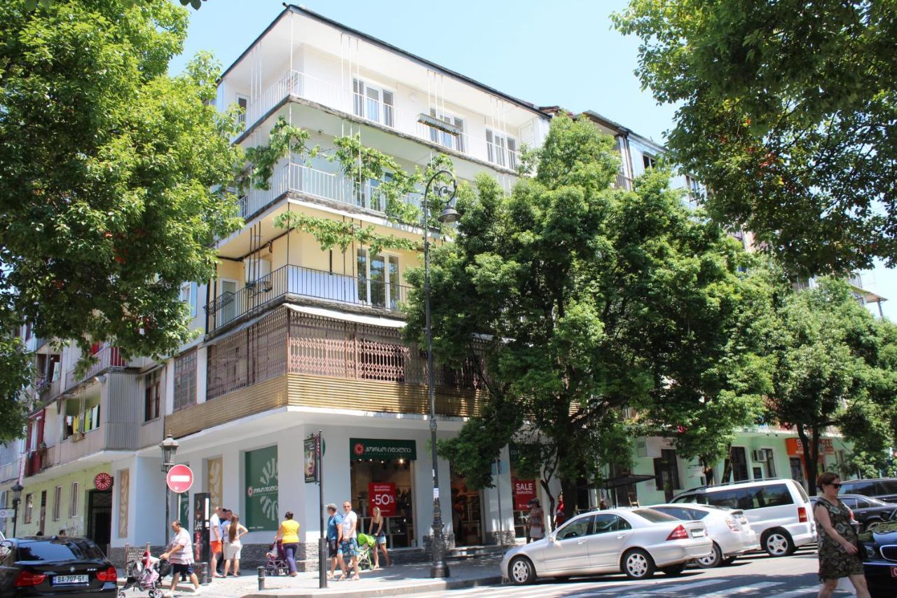 Oldbatumi Apartment Eksteriør billede